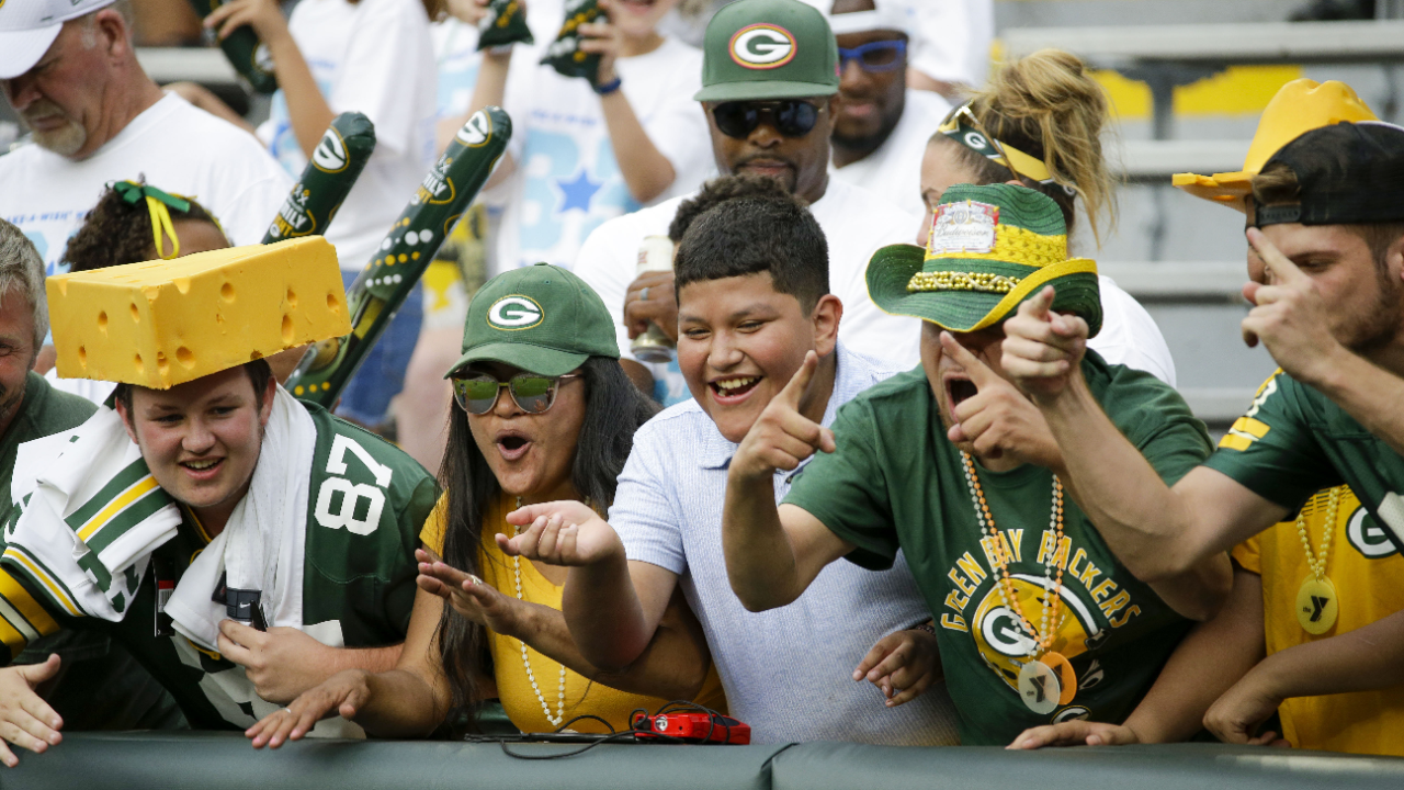 Fans can visit Lambeau Field and Titletown without a mask