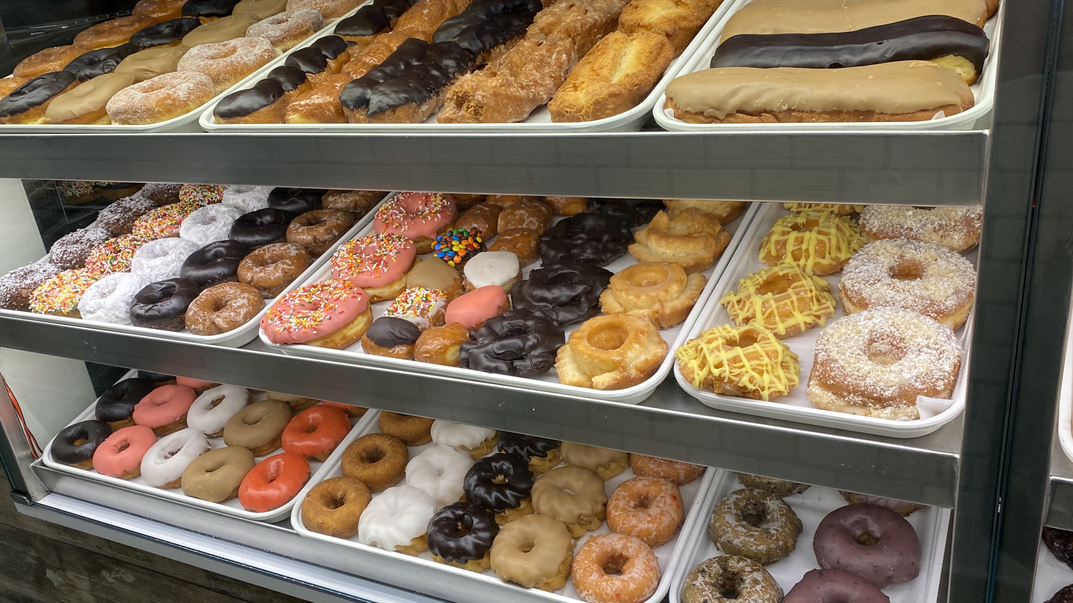 Randy's Donuts offer up to 40 variations of doughnuts! | Photo from Spectrum News 1