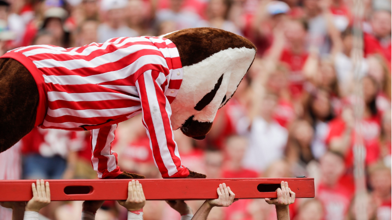 Wisconsin wins fifth straight, beats Rutgers, bowl eligible