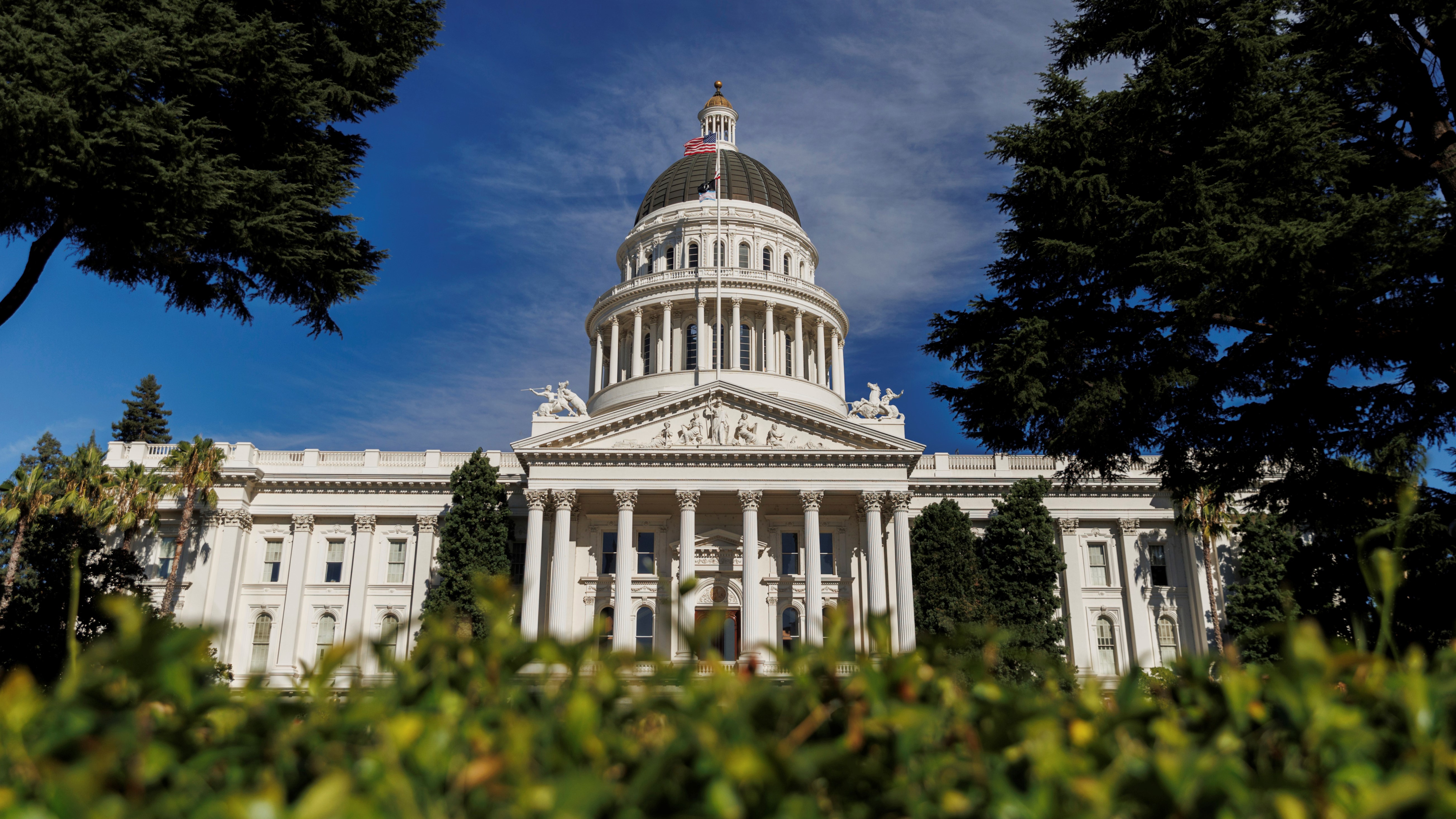 California lawmakers approve legislation to regulate AI